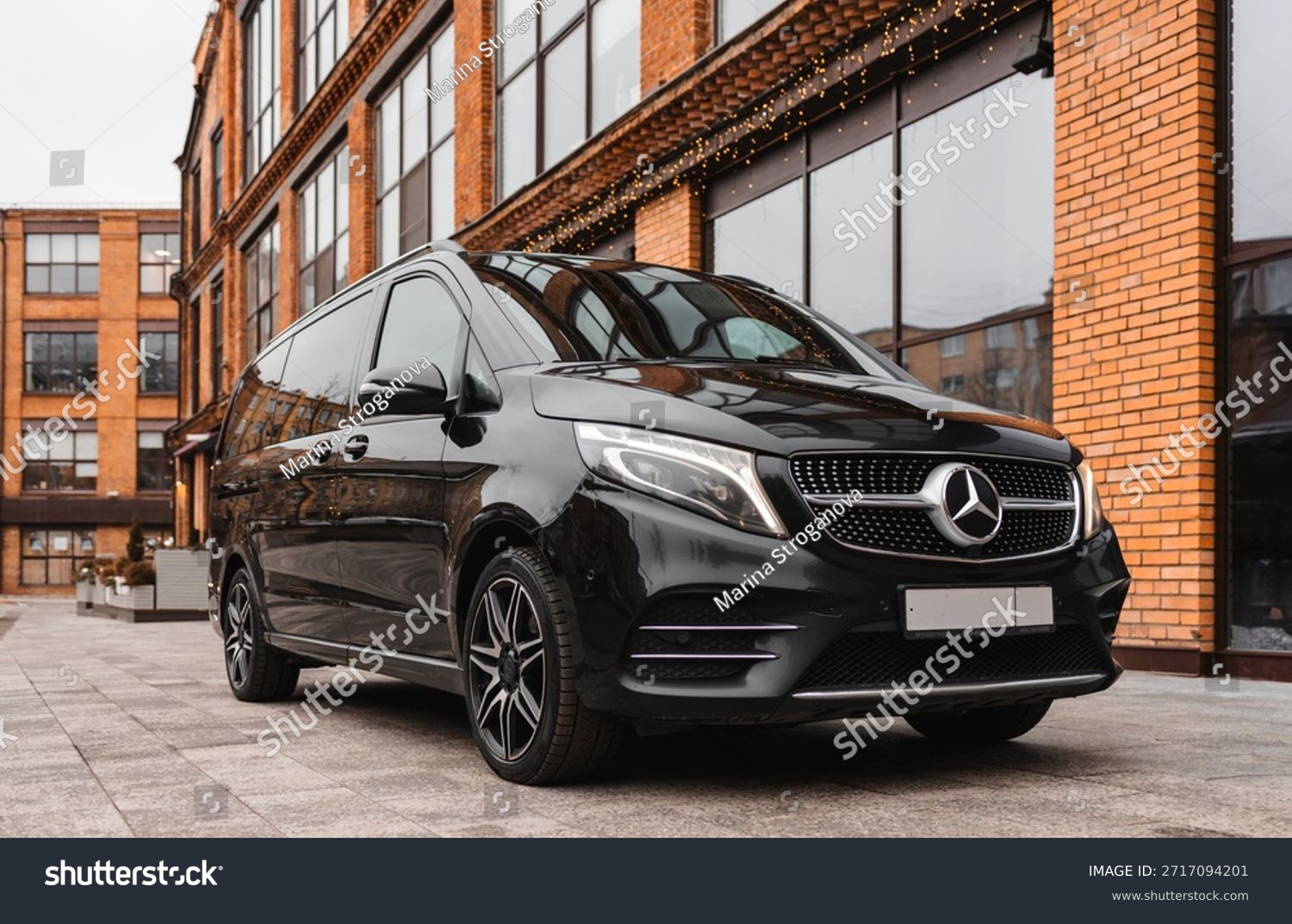 Mercedes-Benz V-Klasse Minivan zur Vermietung